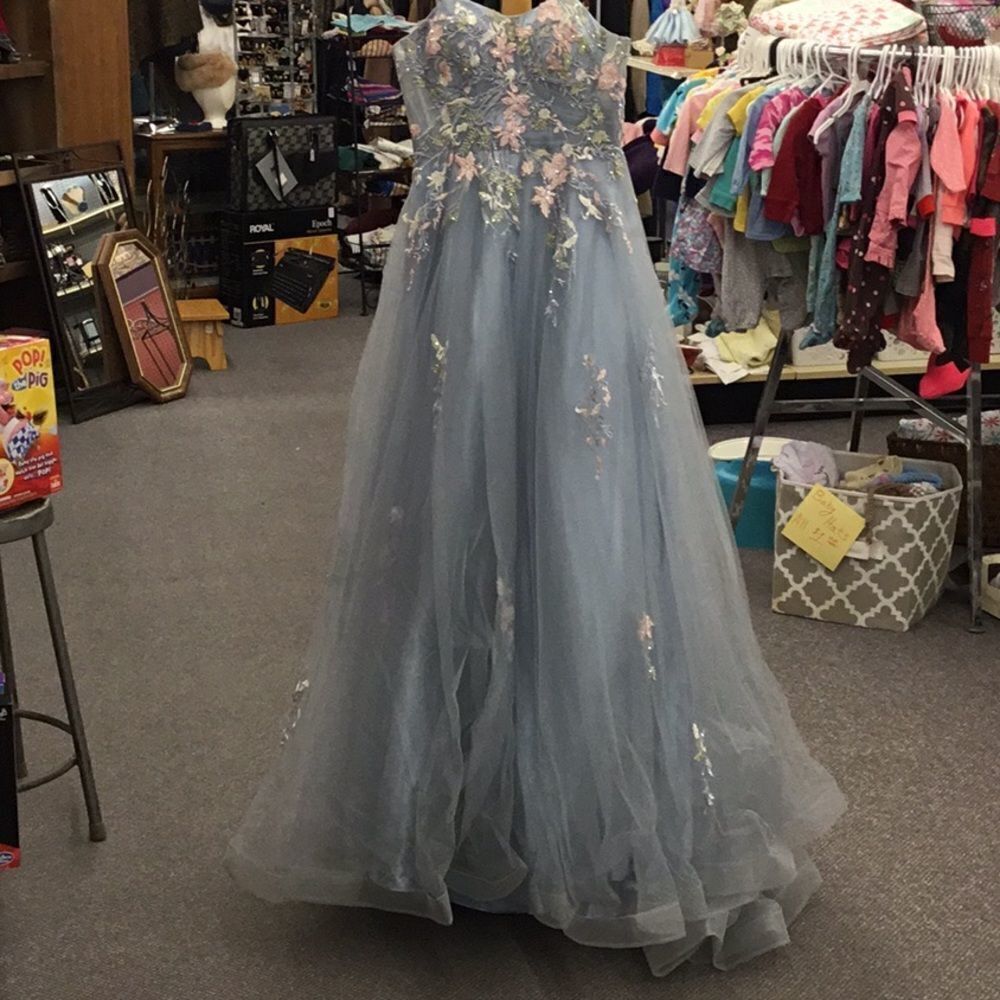🛍️ 0 Collette blue w/ flowers formal dress